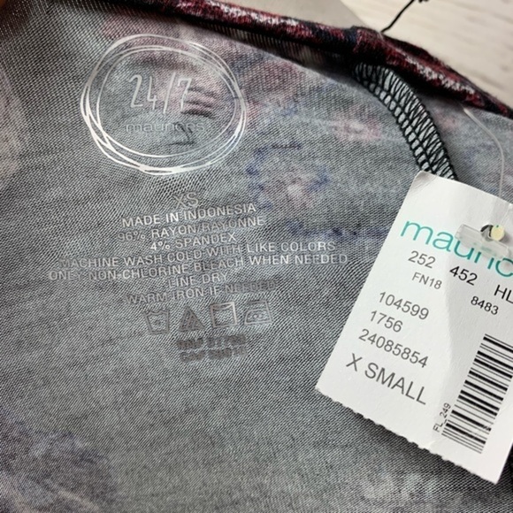 NWT Maurices Lattice Neck Floral Tee - Picture 6 of 6